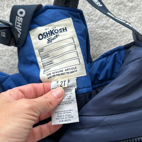 Oshkosh winter suit 2T and Kamik boots (size 8) bundle - Picture 3 of 8